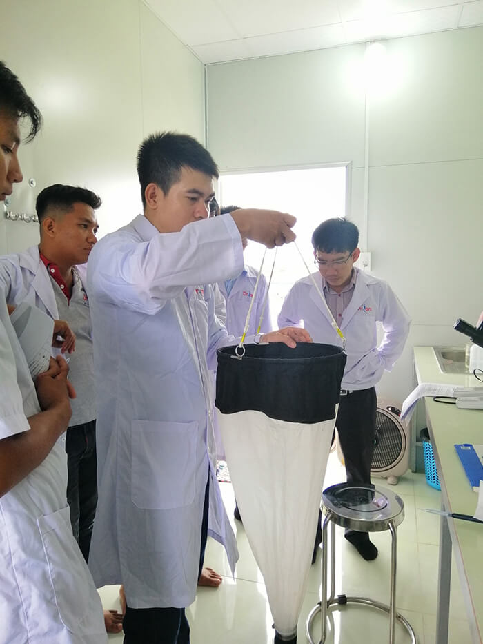 kỹ sử Dr.Tom mở khóa học phòng lab thủy sản