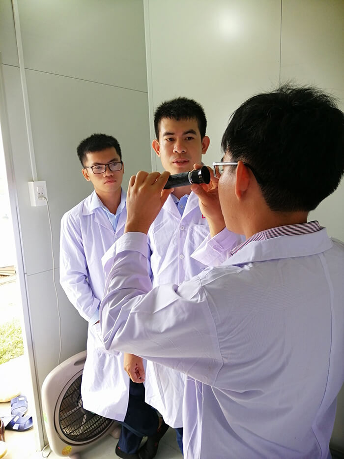 Thực hành sử dụng thiết bị phòng lab thủy sản